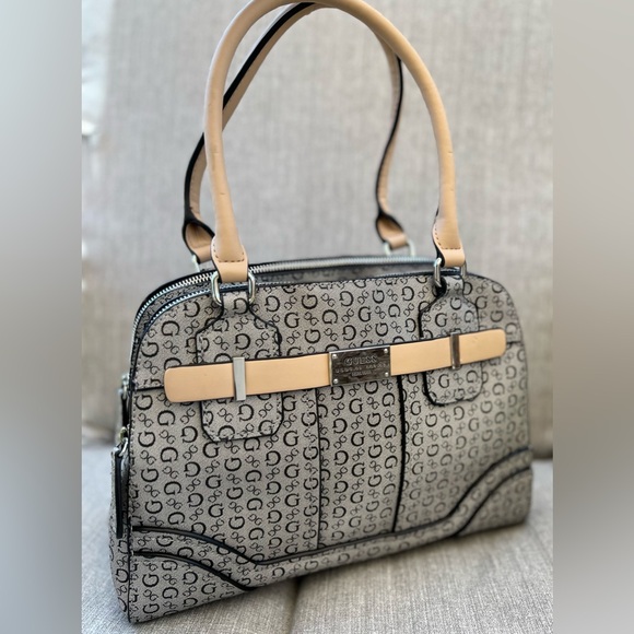 Guess Purse - Picture 2 of 3